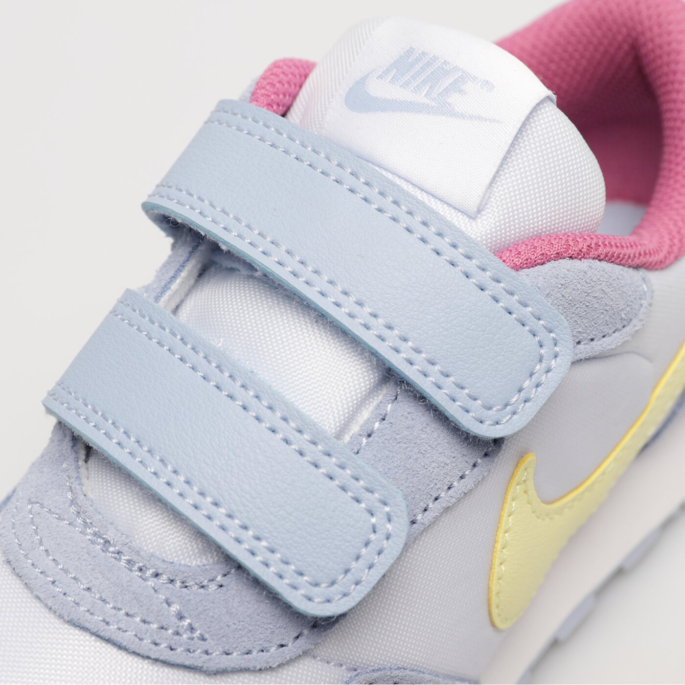 Buty dziecięce NIKE MD VALIANT cn8559-407 kolor multicolor