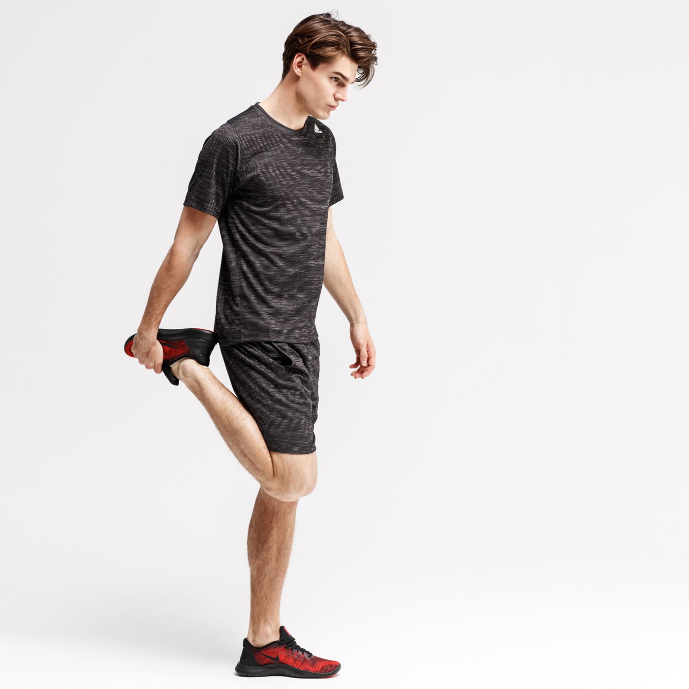 Koszulka męska ADIDAS T-SHIRT SS FL TEC Z FT HEA dw9818 kolor szary