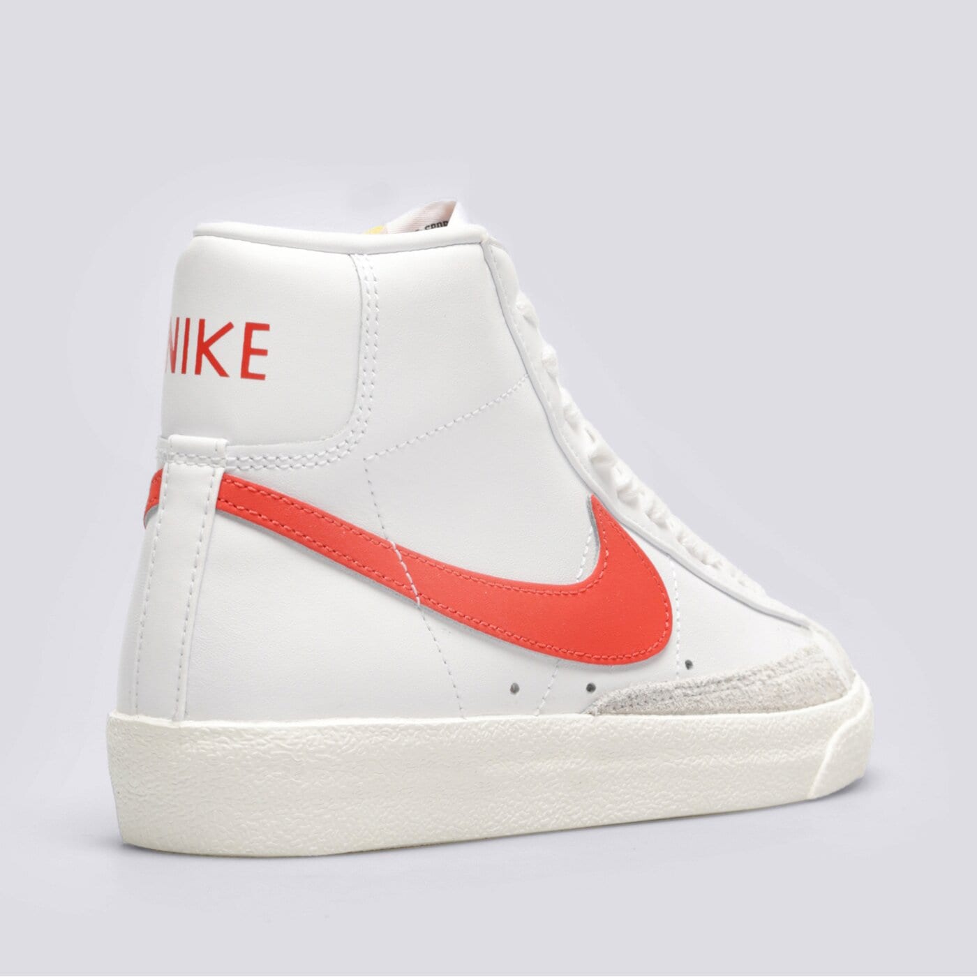 Buty sportowe damskie NIKE BLAZER MID 77 cz1055-101 kolor biały