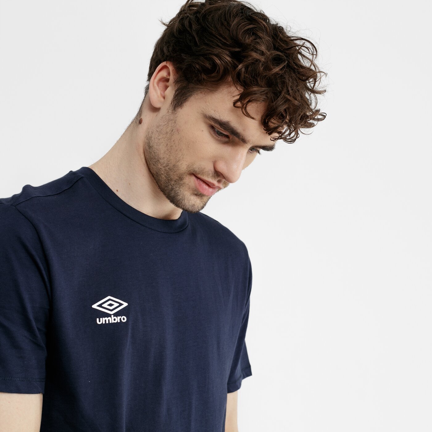 Koszulka męska UMBRO T-SHIRT SS FW SMALL LOGO COTTON 65353u-y70 kolor granatowy
