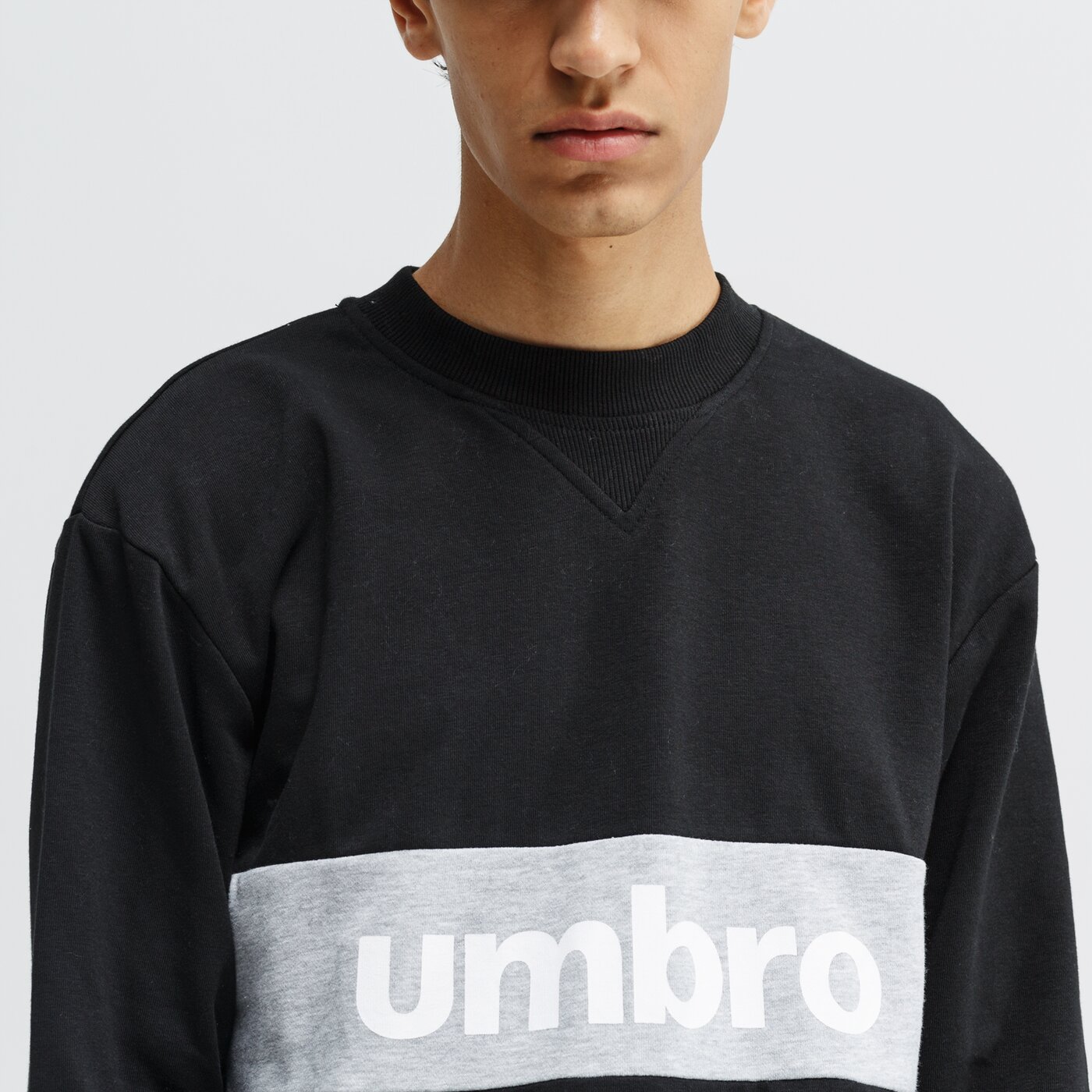 Bluza męska UMBRO BLUZA BRANDED PANELLED 65511u-331 kolor czarny