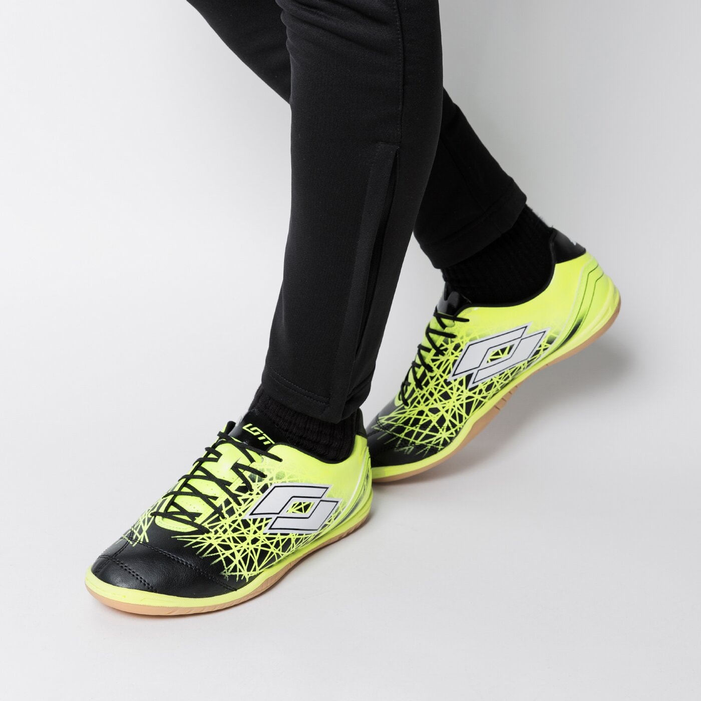 Buty piłkarskie męskie LOTTO LZG 700 IX ID s9643 kolor czarny