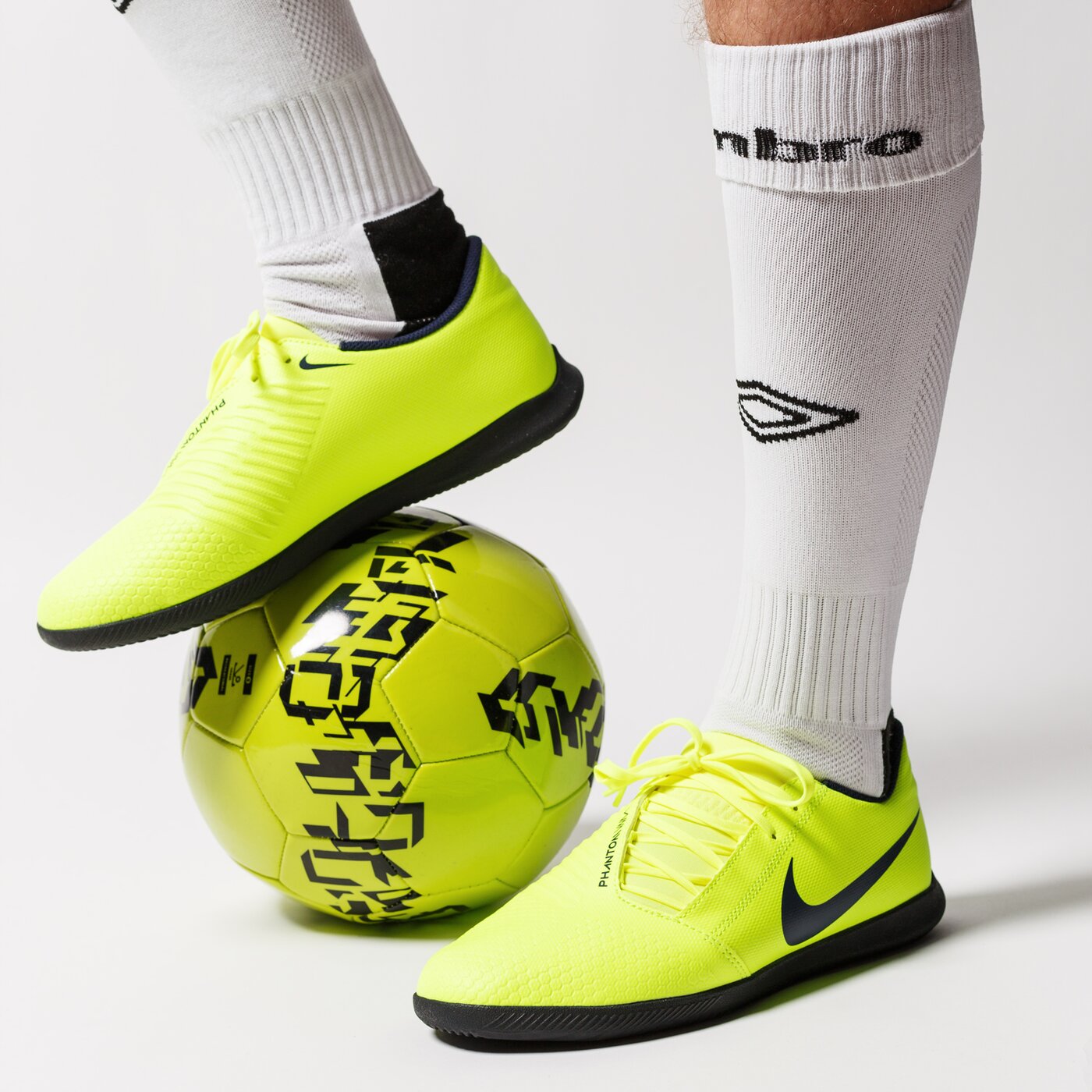 Buty piłkarskie męskie NIKE PHANTOM VENOM CLUB IC ao0578-717 kolor żółty