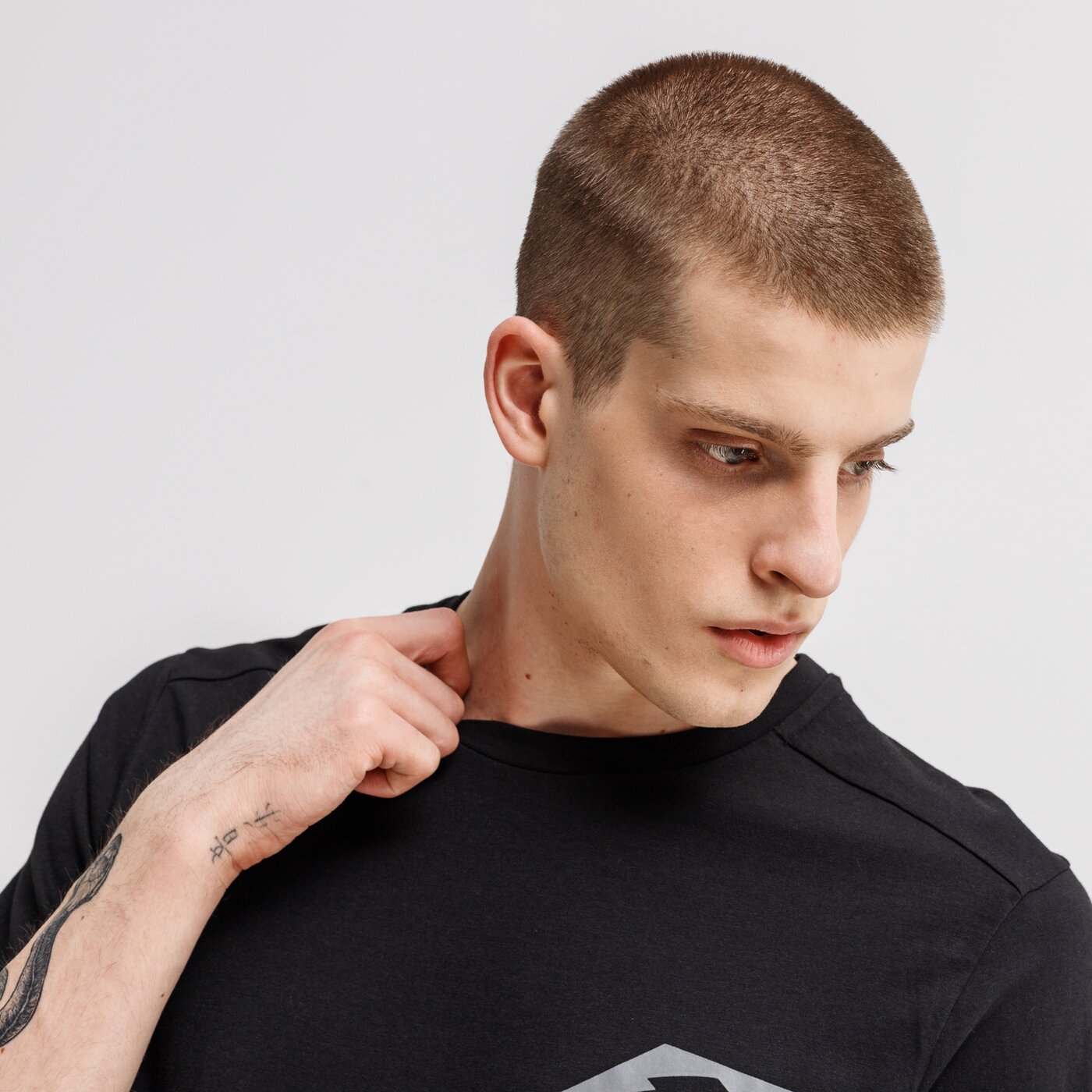 Koszulka męska LOTTO T-SHIRT DINAMICO III BS CO 214280-1cl kolor czarny