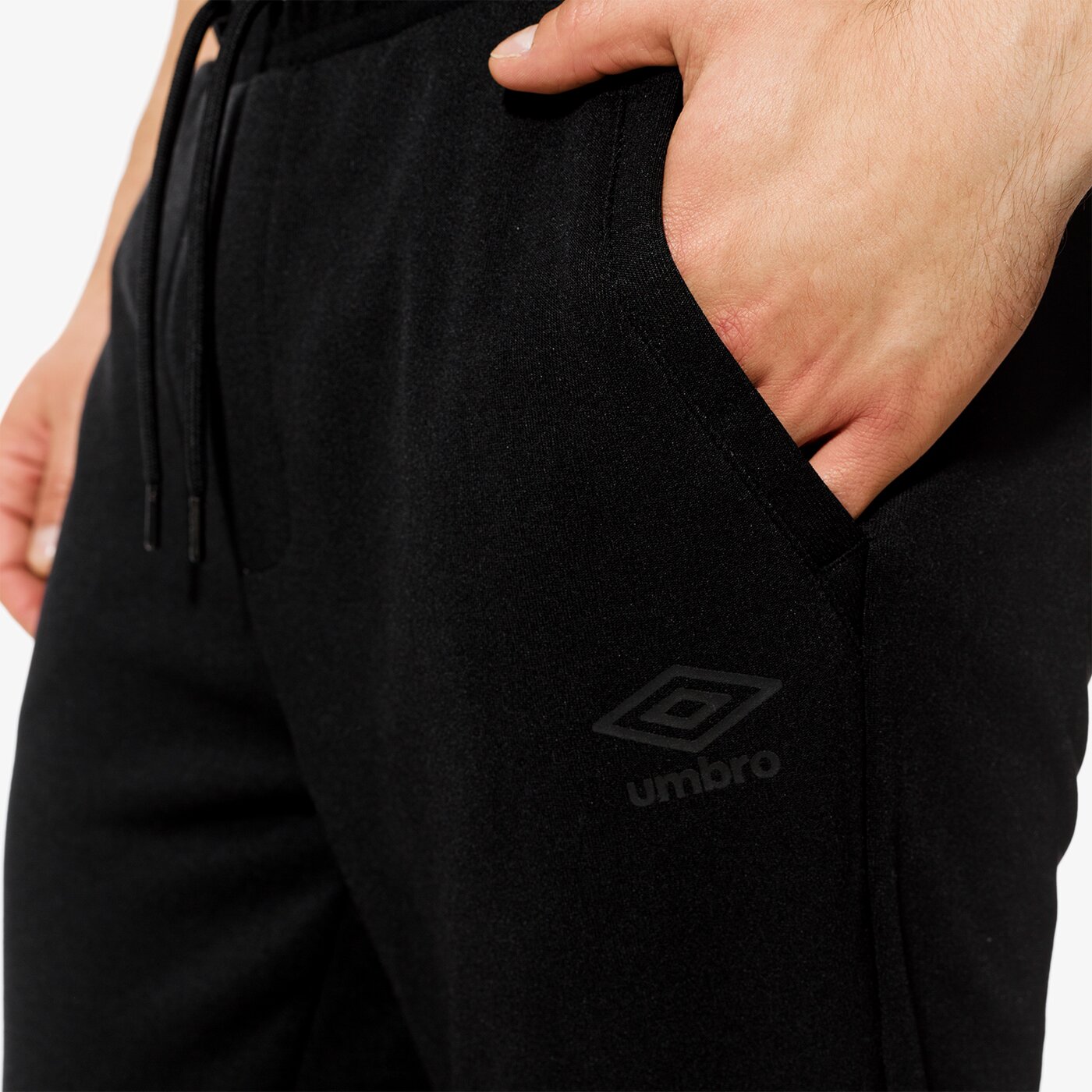 Spodnie dresowe męskie UMBRO SPODNIE PINE ul18spm05001 kolor czarny