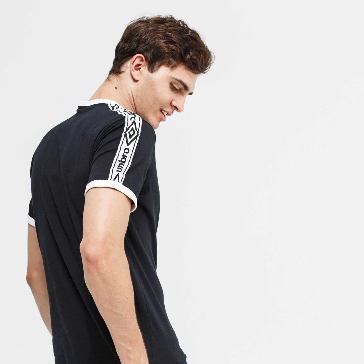 Koszulka męska UMBRO T-SHIRT SS TAPED RINGER 65515u-060 kolor czarny