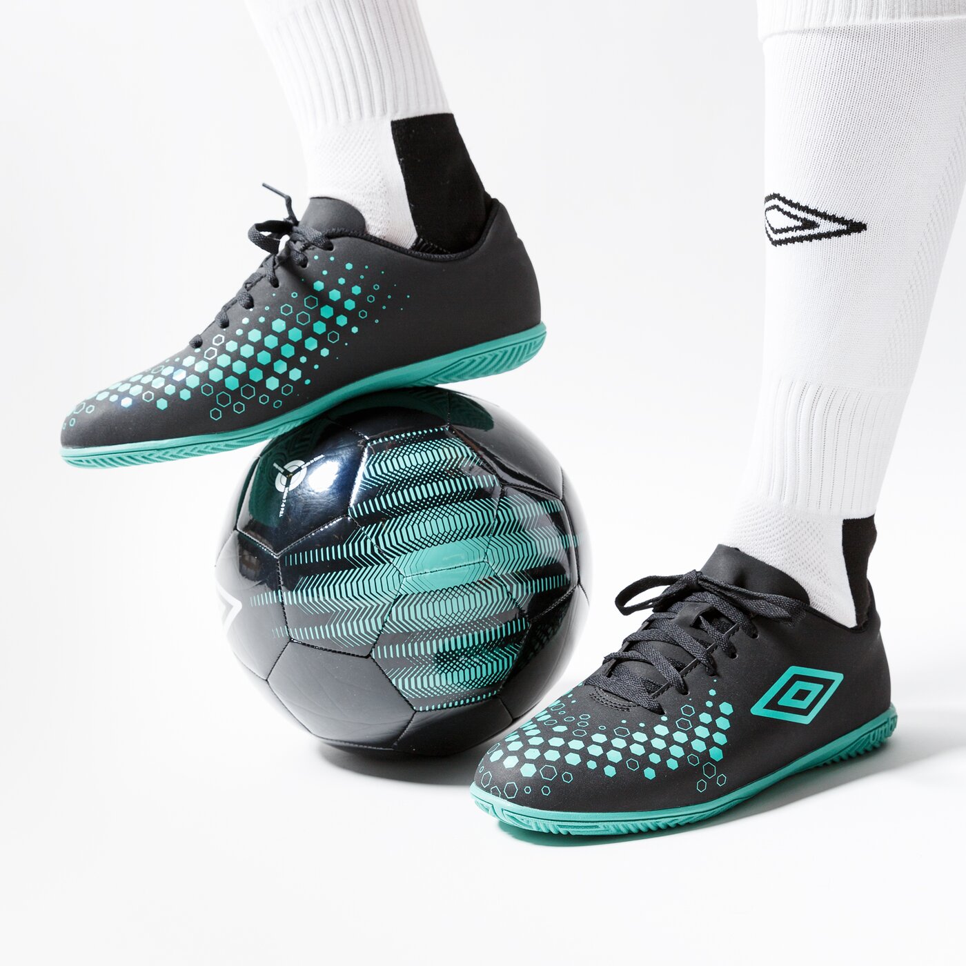 Buty piłkarskie męskie UMBRO ACCURE IC 81434ugxy kolor czarny