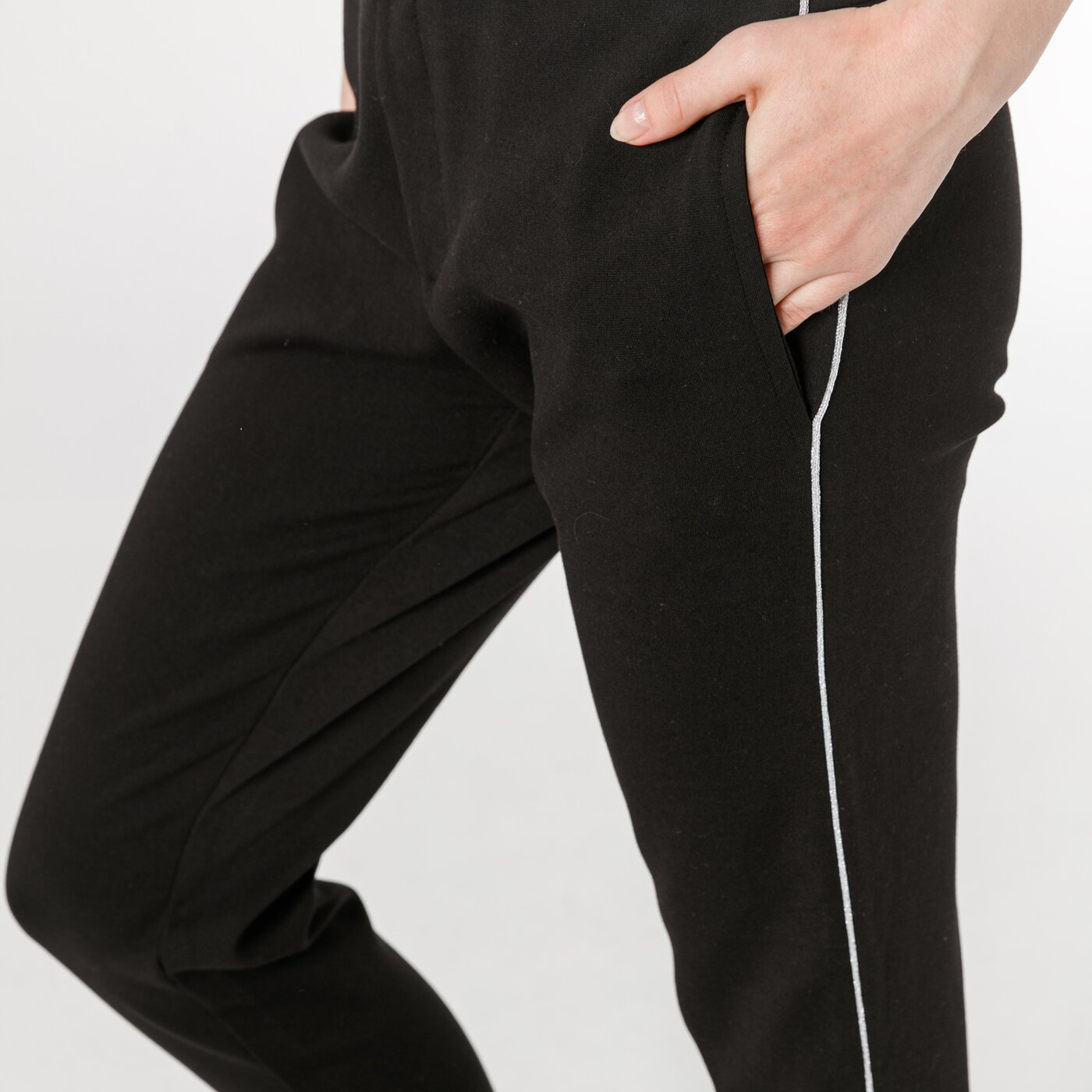 Spodnie dresowe damskie LOTTO SPODNIE ANDRIA lo19spd22001 kolor czarny