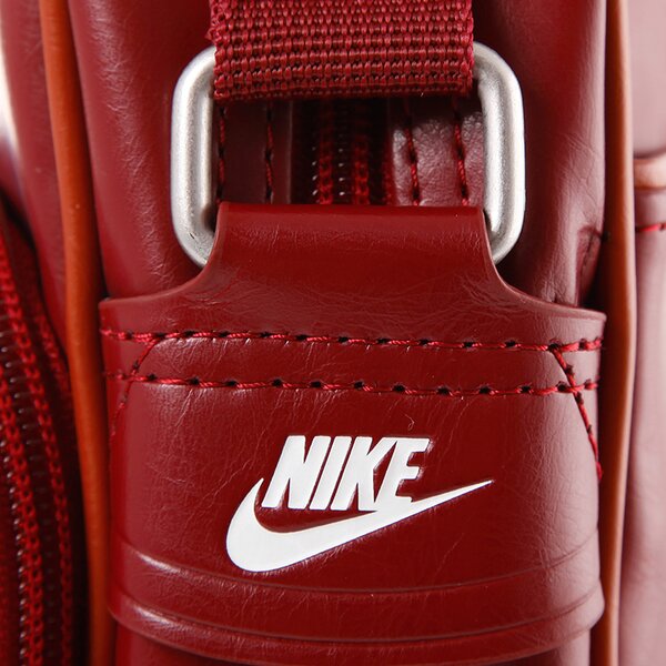 Torba sportowa damska NIKE TORBA HERITAGE SI SMALL ITEMS II ba4270684 kolor bordowy
