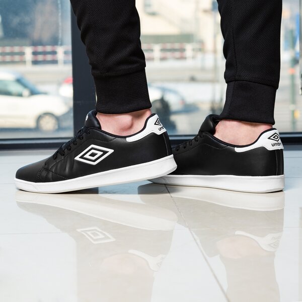 Buty sportowe męskie UMBRO MEDWAY 3 40219u090 kolor czarny