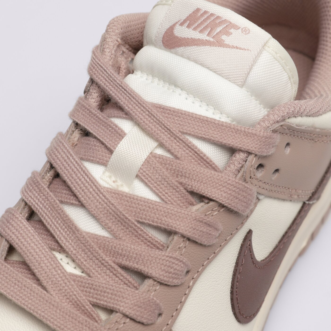 Buty sportowe damskie NIKE DUNK LOW dd1503-125 kolor brązowy