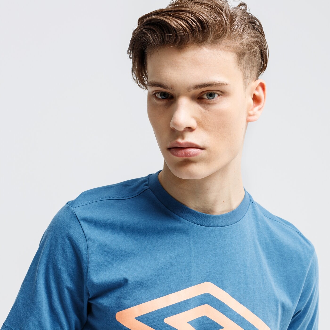 Koszulka męska UMBRO T-SHIRT FW LARGE LOGO COTTON 65352u-huj kolor niebieski