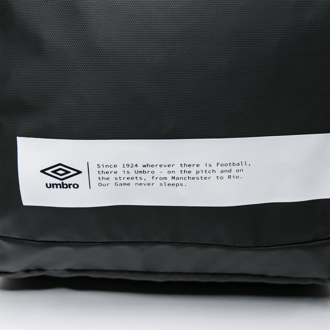 Plecak damski UMBRO PLECAK LINEAR LOGO BACKPACK 30783u-hu9 kolor czarny