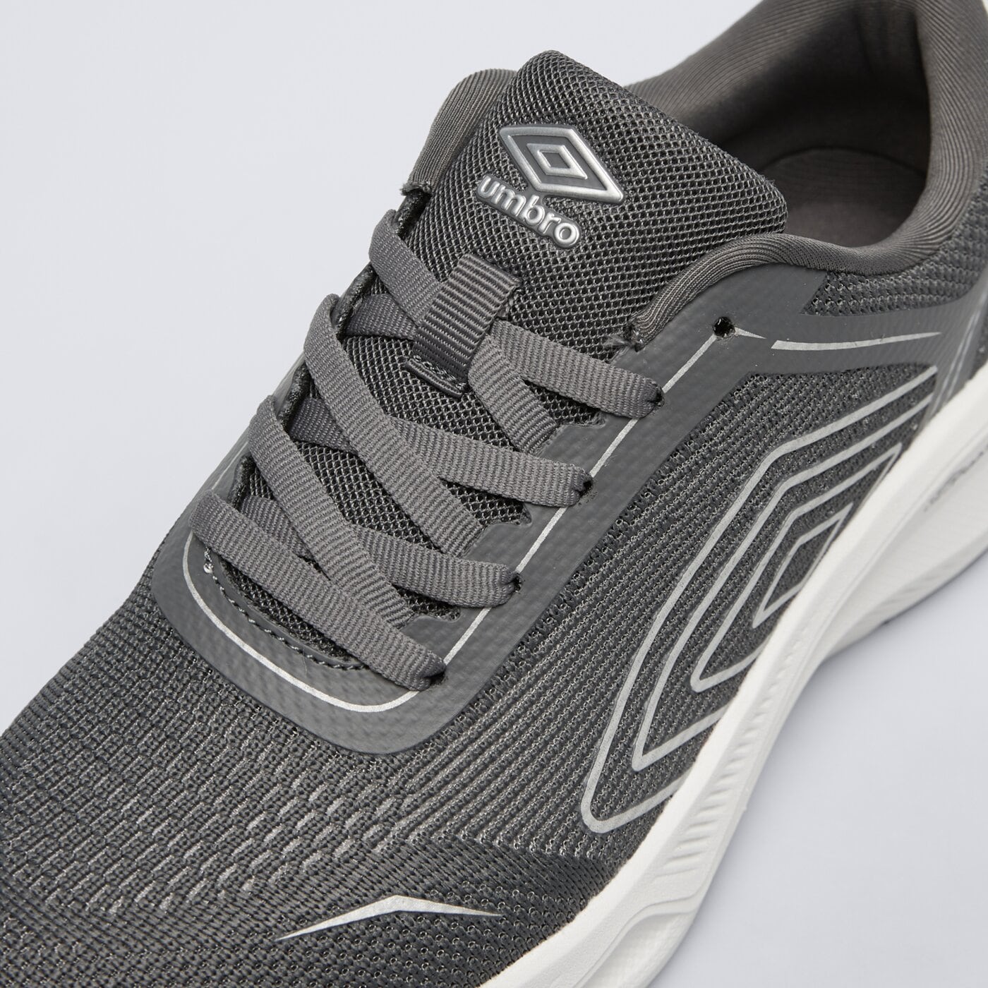 Buty sportowe damskie UMBRO CORIN umwl125002 kolor czarny