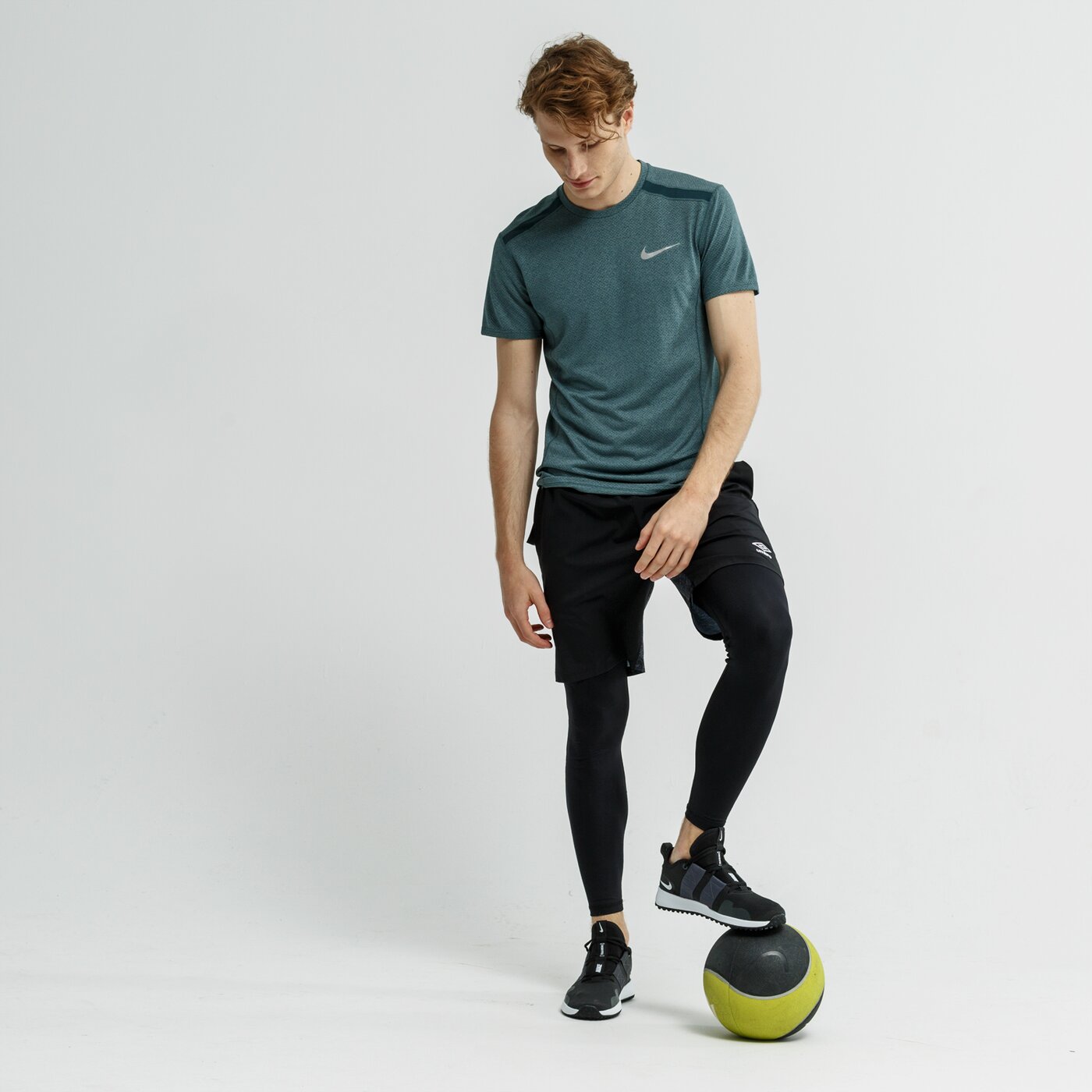 Spodenki męskie UMBRO SZORTY SILO TRAINING WOVEN 65321u-1ap kolor czarny