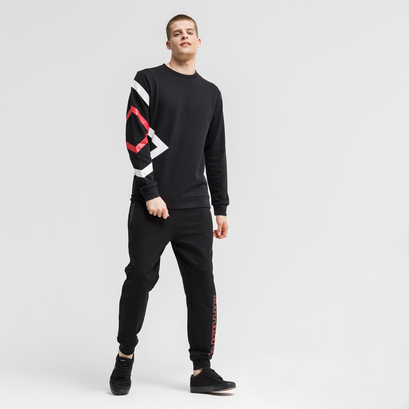 Bluza męska UMBRO BLUZA RUOVESI ul39blm17001 kolor czarny