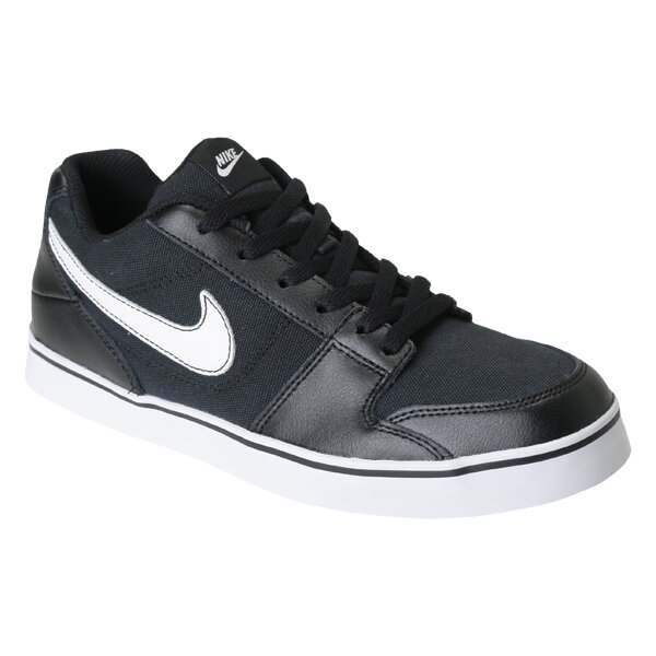 nike ruckus low