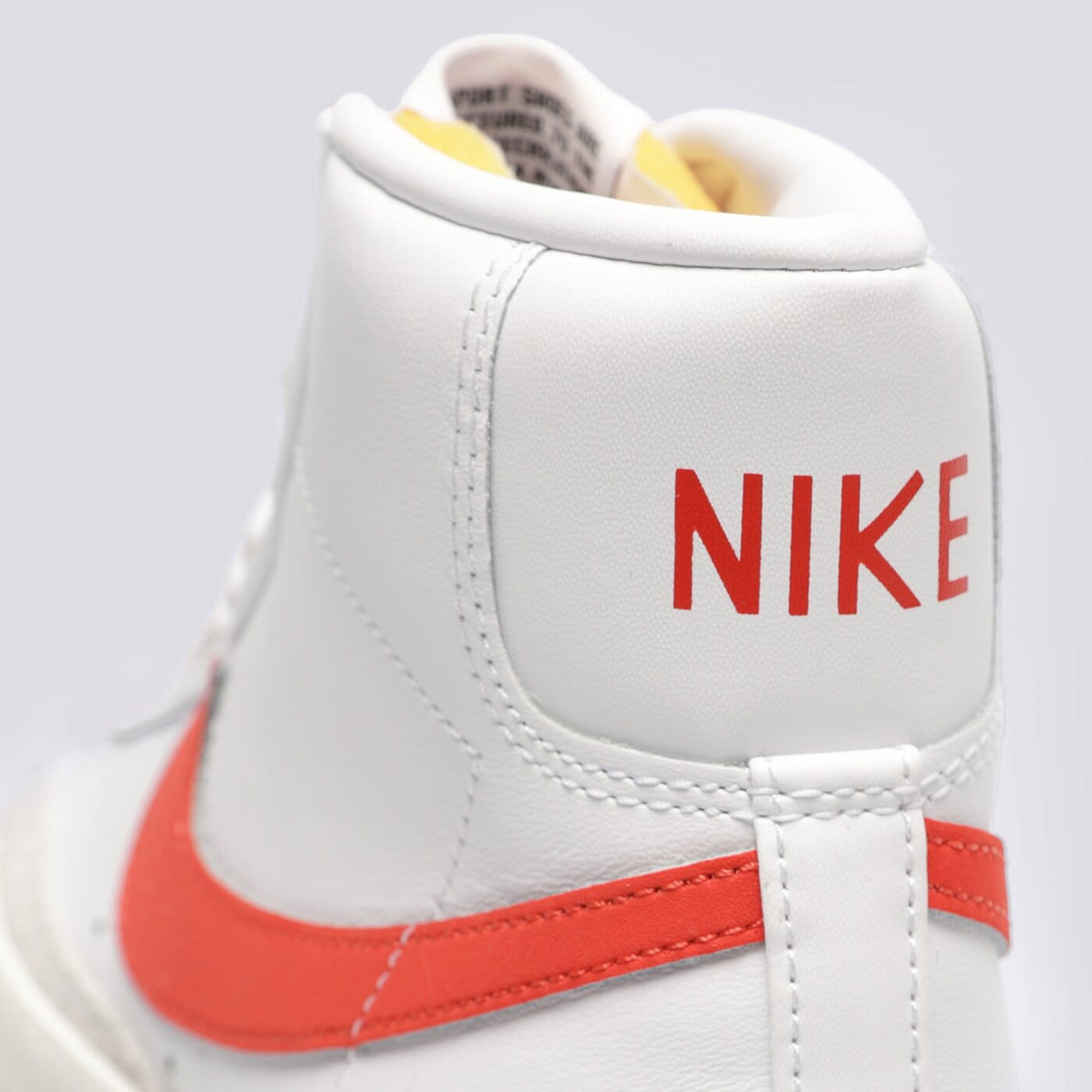 Buty sportowe damskie NIKE BLAZER MID 77 cz1055-101 kolor biały