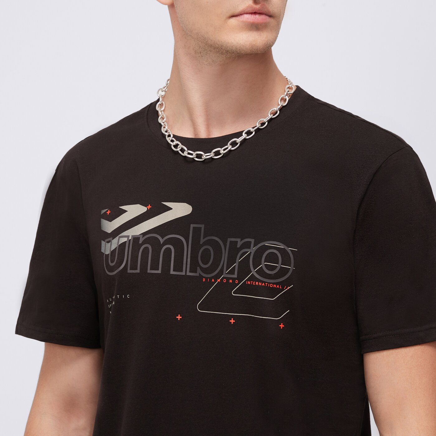 Koszulka męska UMBRO T-SHIRT ESS LINEAR LOGO ul125tsm01003 kolor czarny