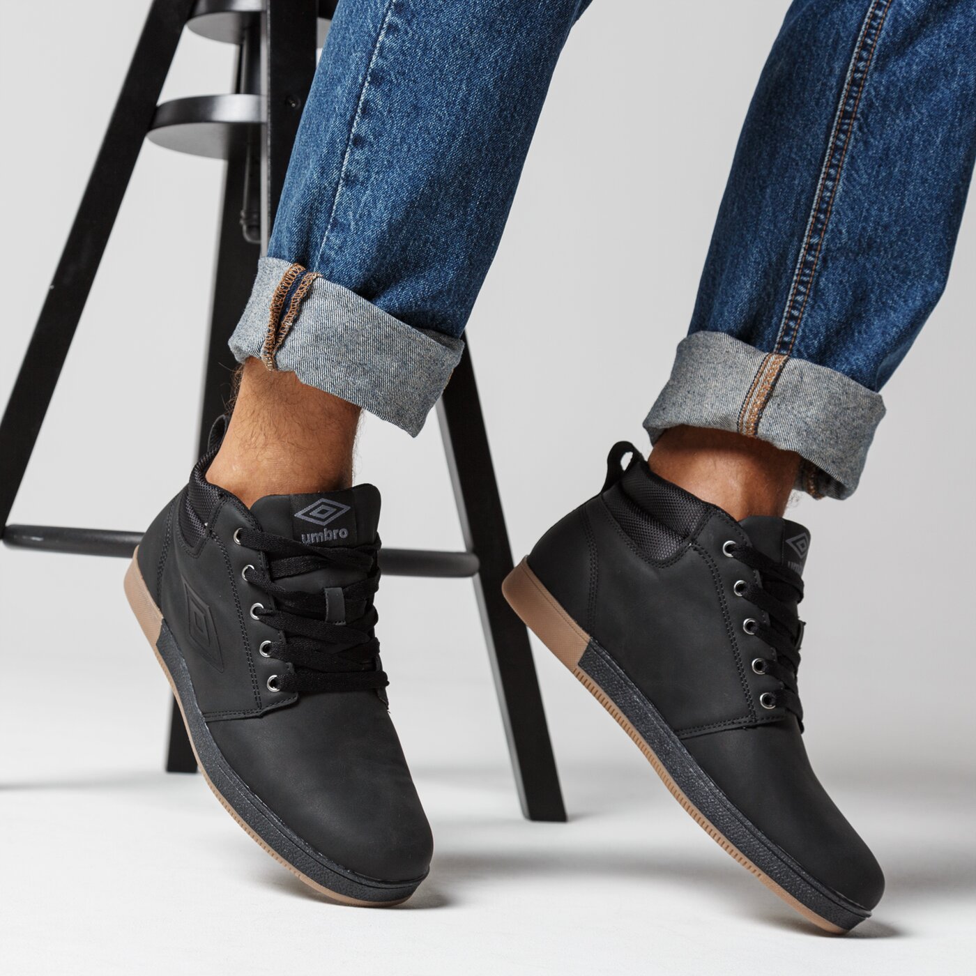 Buty sportowe męskie UMBRO KENT II ummc219002 kolor czarny