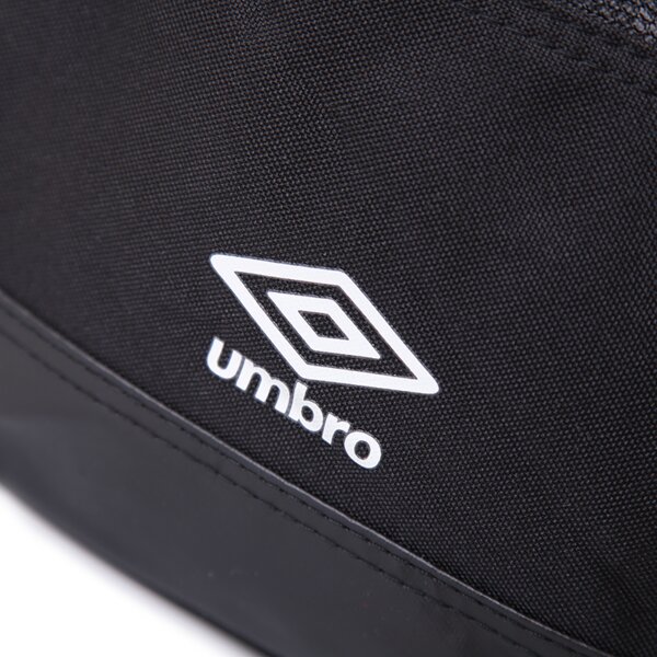 Torba sportowa damska UMBRO TORBA SMALL HOLDALL CZARNY 30475u090 kolor czarny
