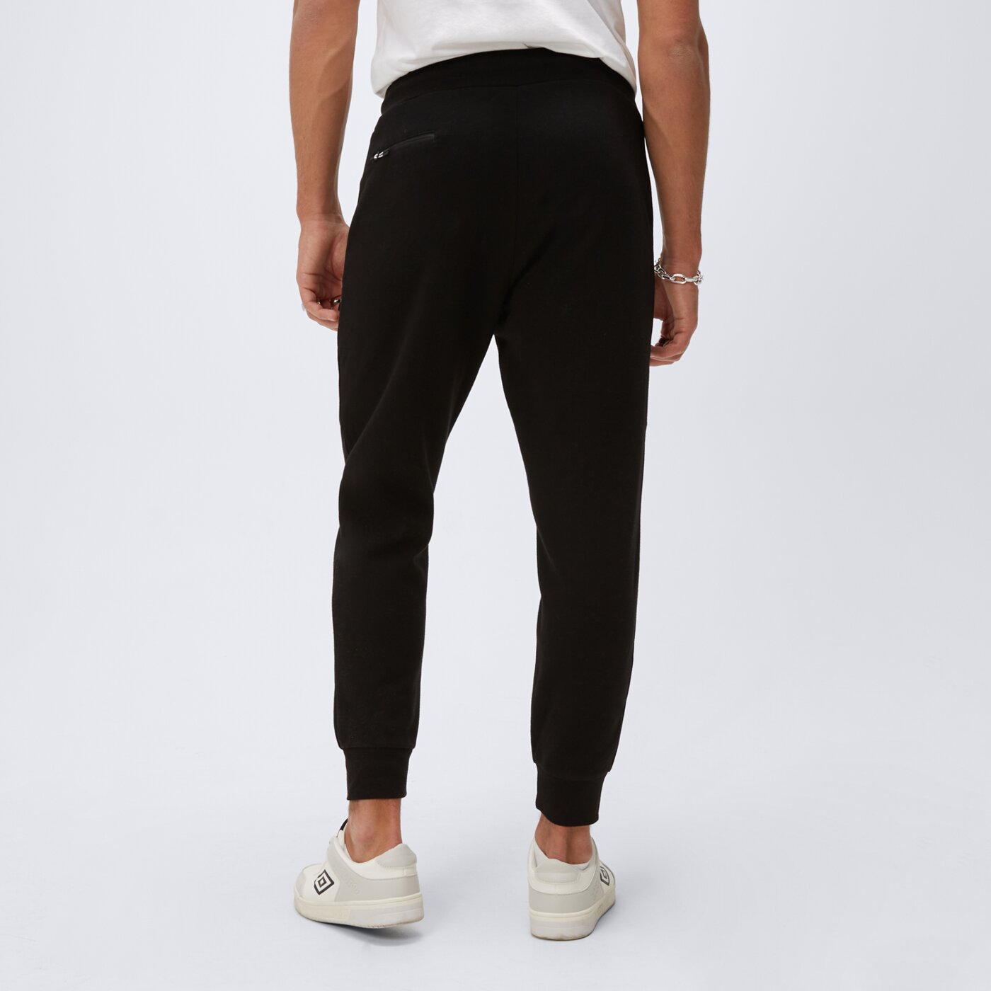 Spodnie dresowe męskie UMBRO SPODNIE SENGA ul323spm03001 kolor czarny