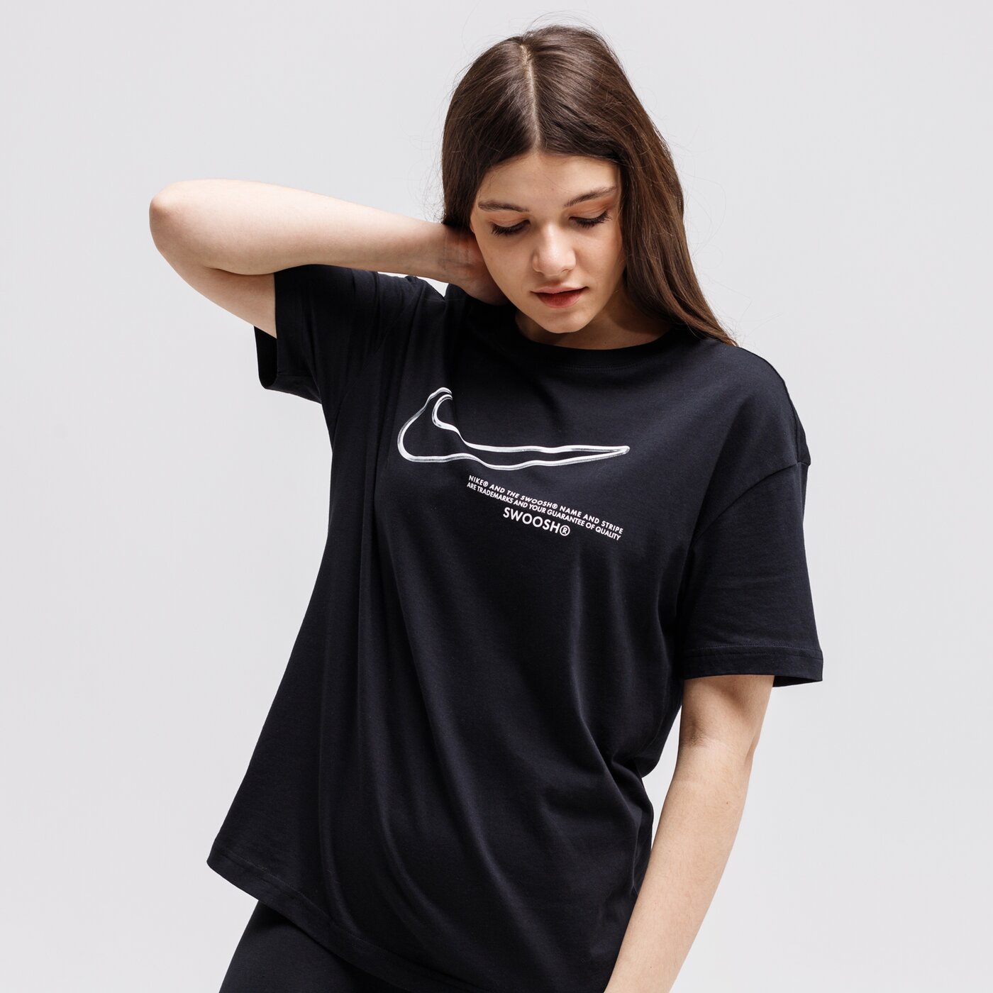 Koszulka damska NIKE T-SHIRT W NSW BOY SWOOSH db9811-010 kolor czarny