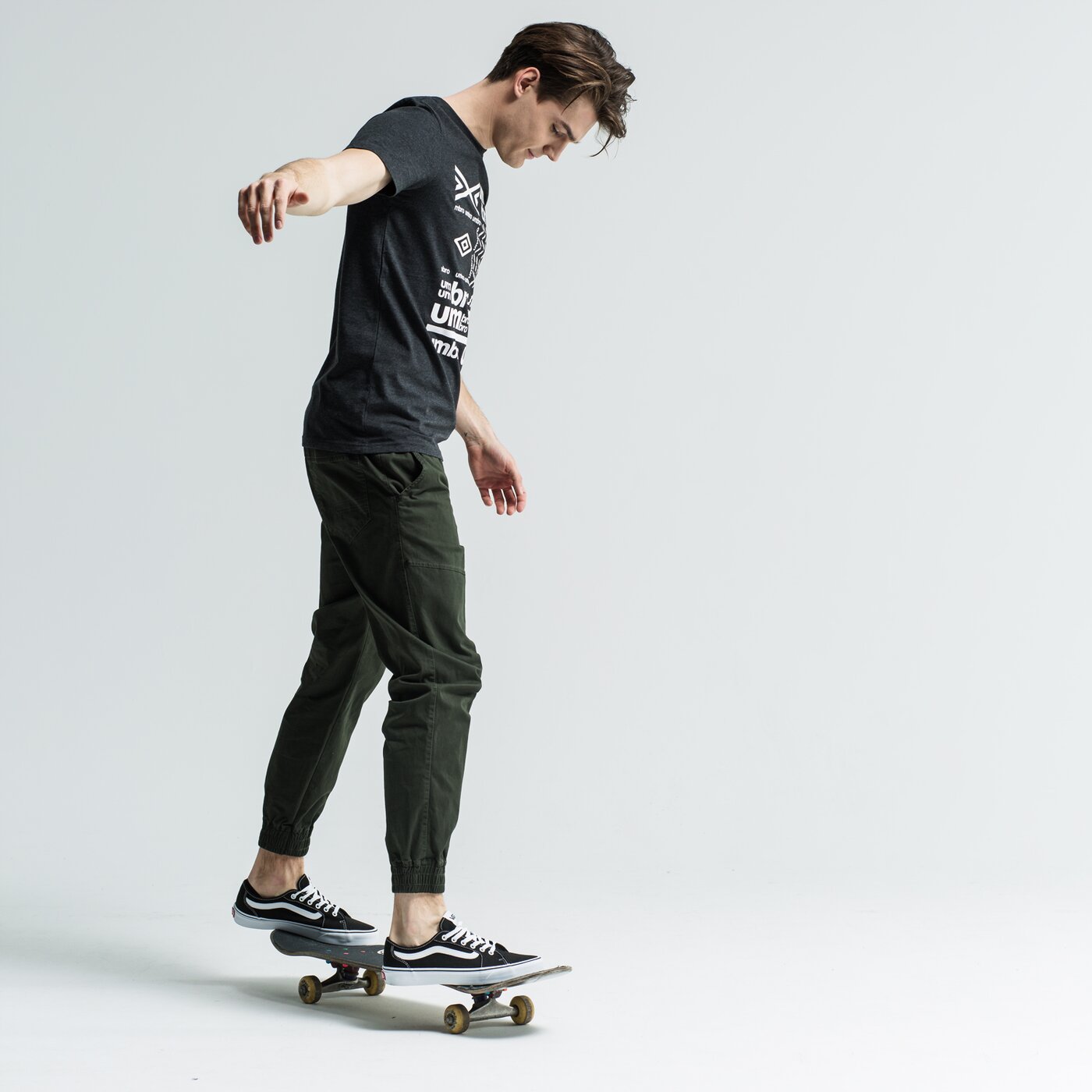 Koszulka męska UMBRO T-SHIRT SS ROMZAN ul19tsm42002 kolor szary