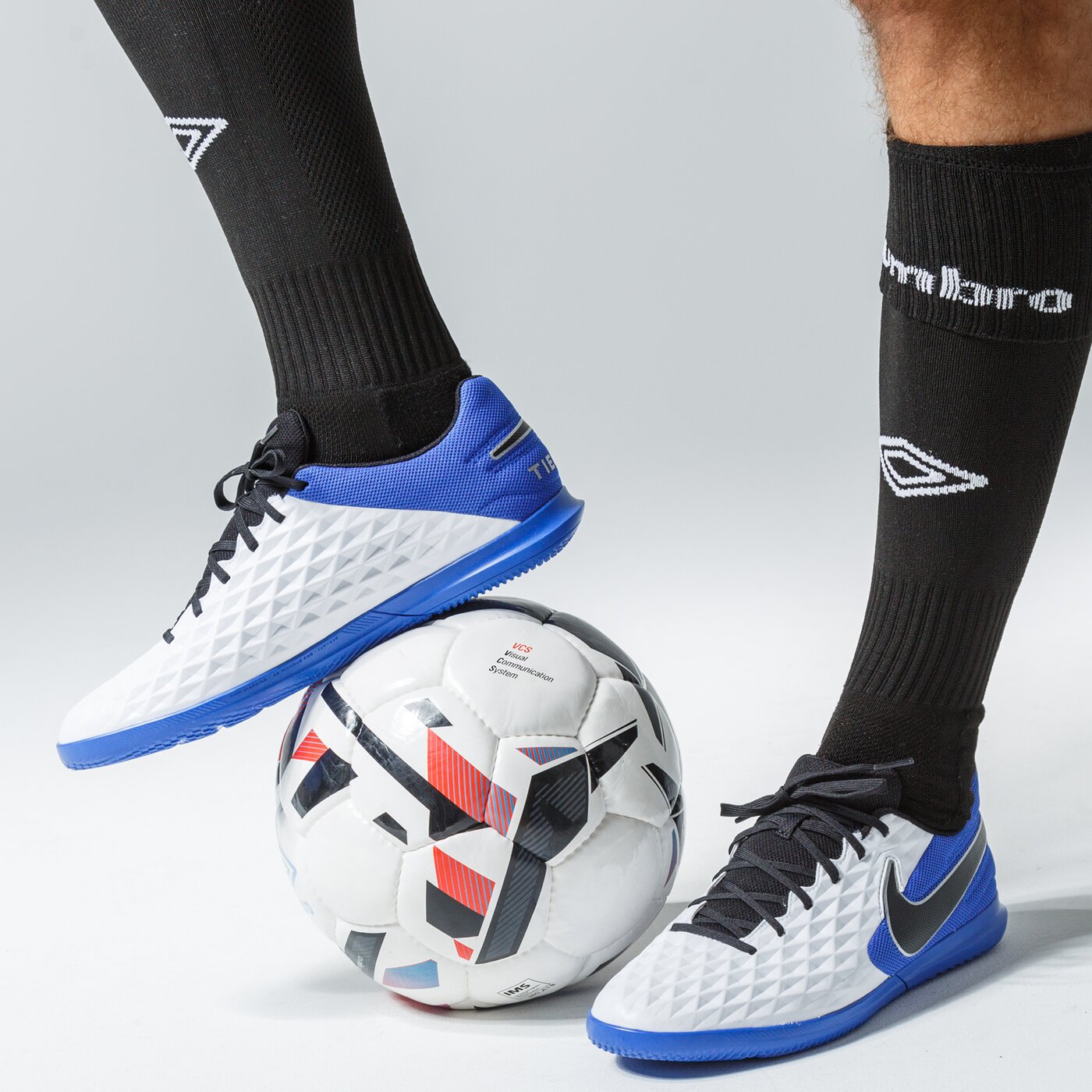 Buty piłkarskie męskie NIKE TIEMPO LEGEND 8 CLUB IC at6110-104 kolor multicolor