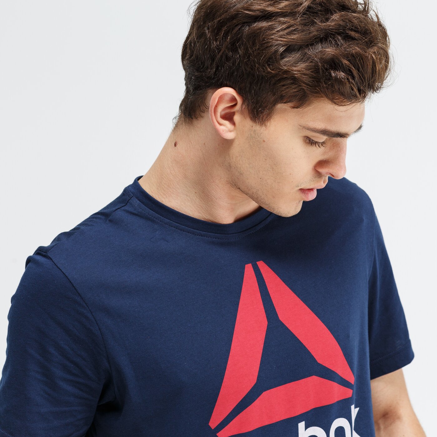 Koszulka męska REEBOK T-SHIRT QQR- STACKED cw5371 kolor granatowy