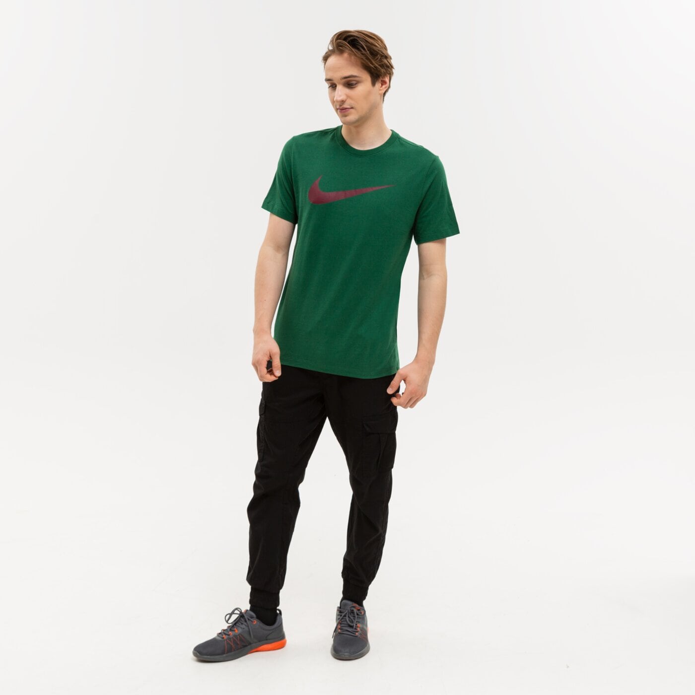 Koszulka męska NIKE T-SHIRT NIKE SPORTSWEAR SWOOSH dc5094-341 kolor zielony