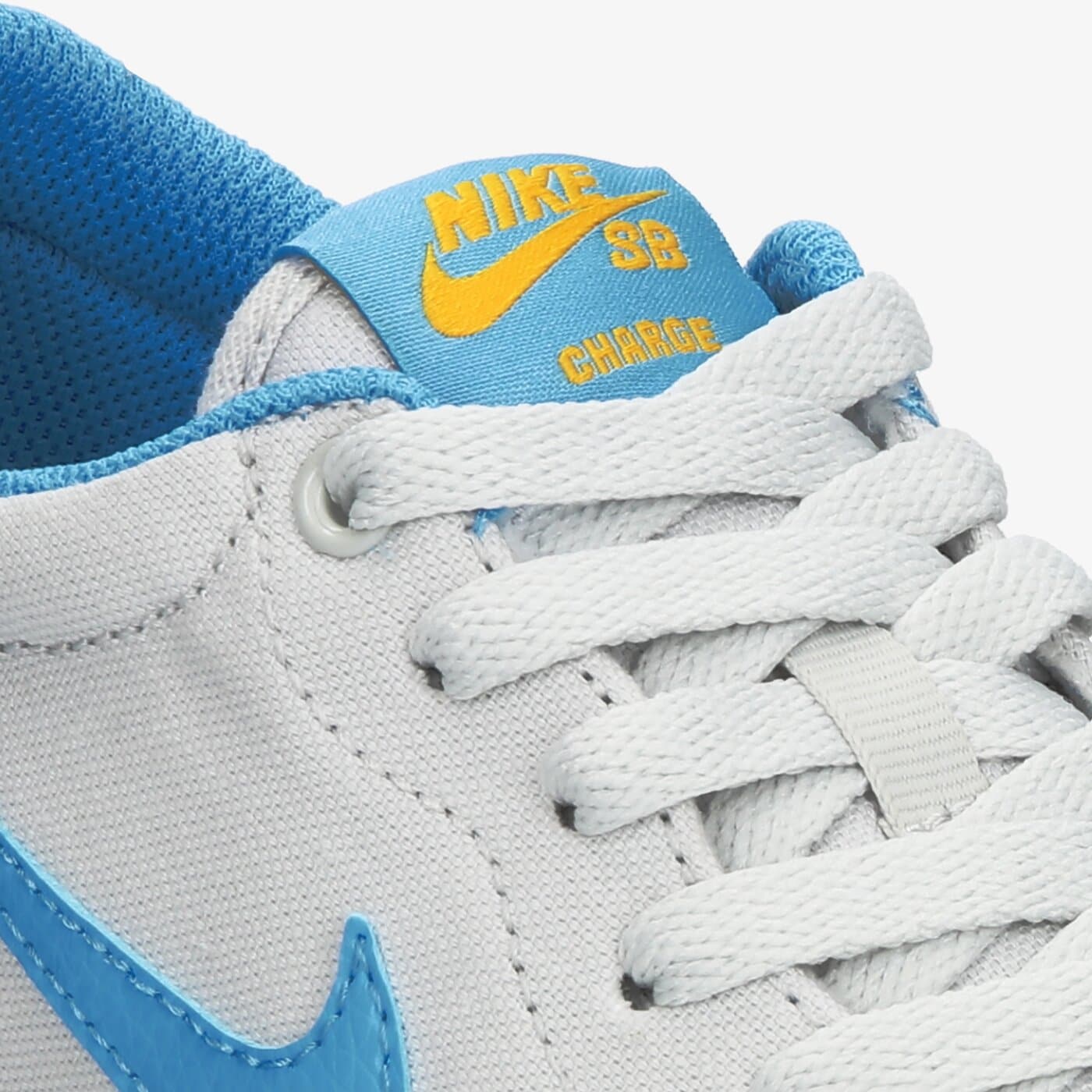 Buty dziecięce NIKE SB CHARGE CANVAS  cq0260-003 kolor beżowy