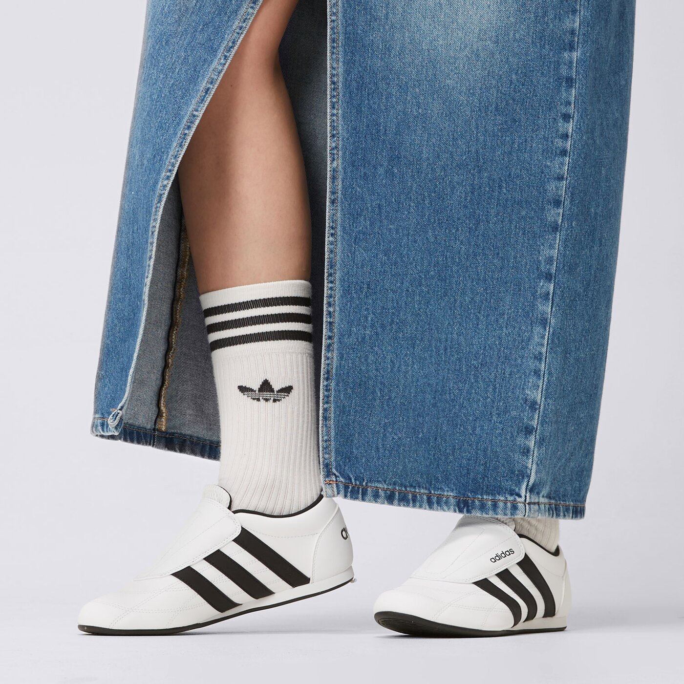 Buty sportowe damskie ADIDAS TEKWEN js3870 kolor biały