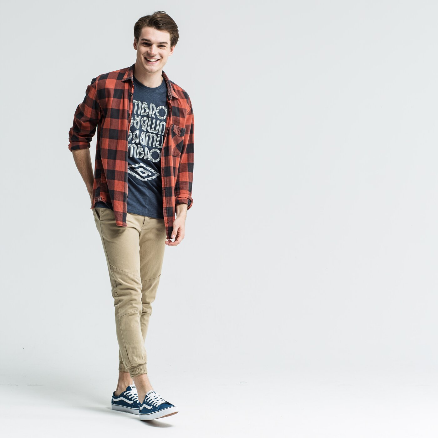 Koszulka męska UMBRO T-SHIRT SS VEZKO ul19tsm35001 kolor granatowy