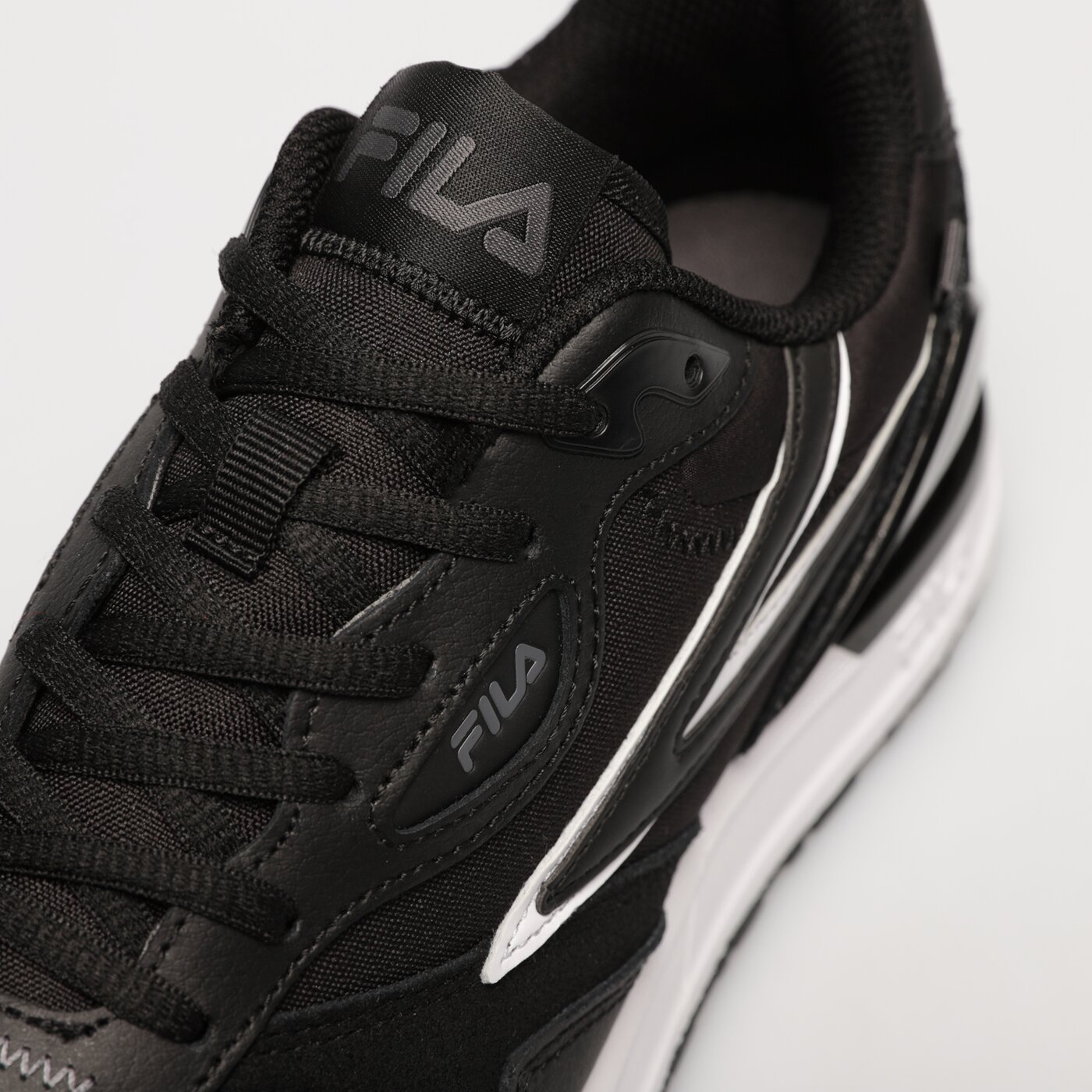 Buty sportowe męskie FILA VALADO 2 1rm02108003 kolor czarny