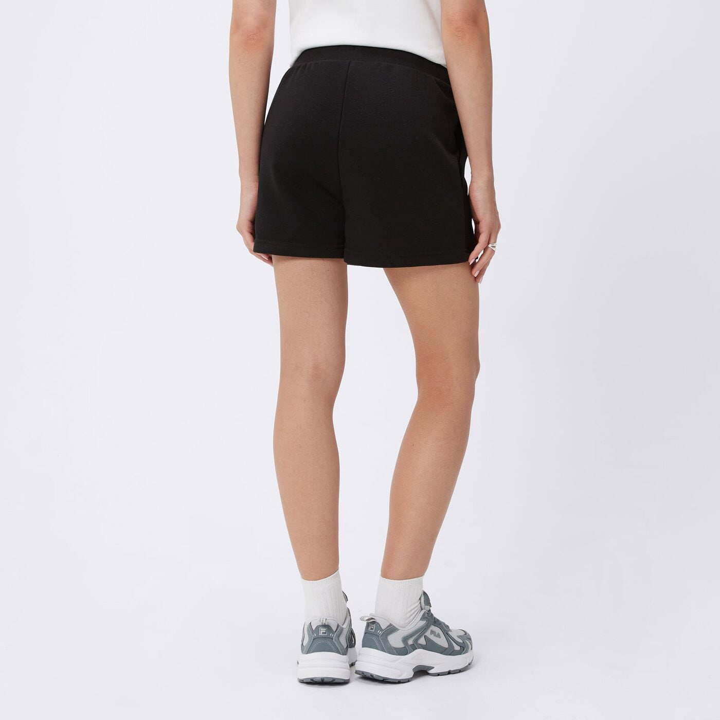 Spodenki damskie FILA SZORTY BERENICE FT ss25spw006000 kolor czarny