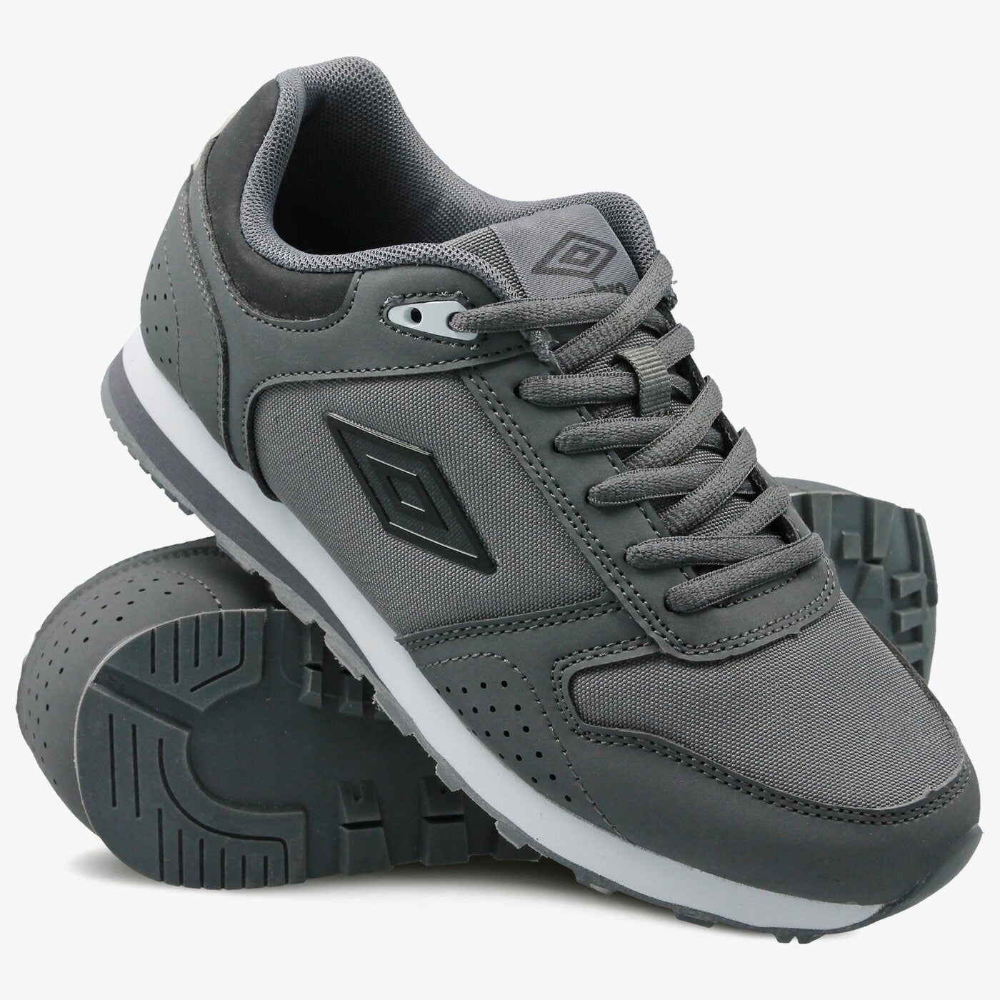 umbro follow wmns iii