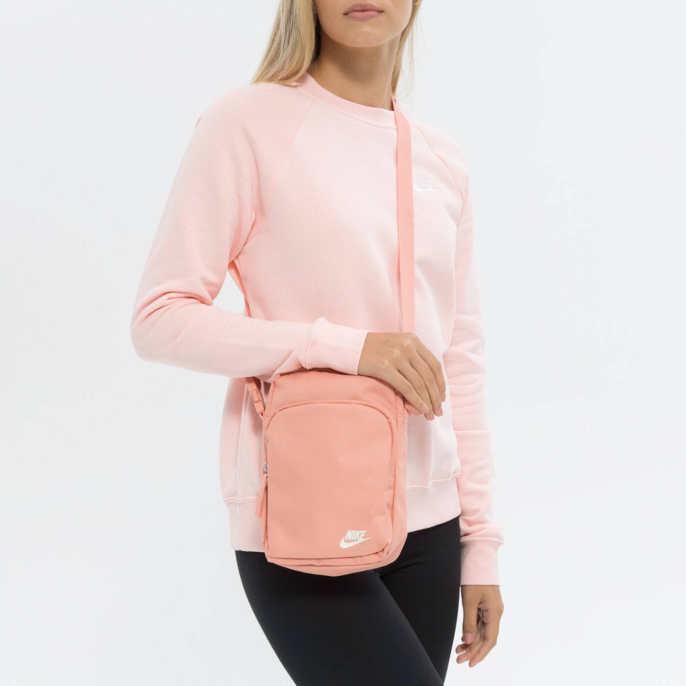 Torba sportowa damska NIKE TOREBKA HERITAGE db0456-824 kolor różowy