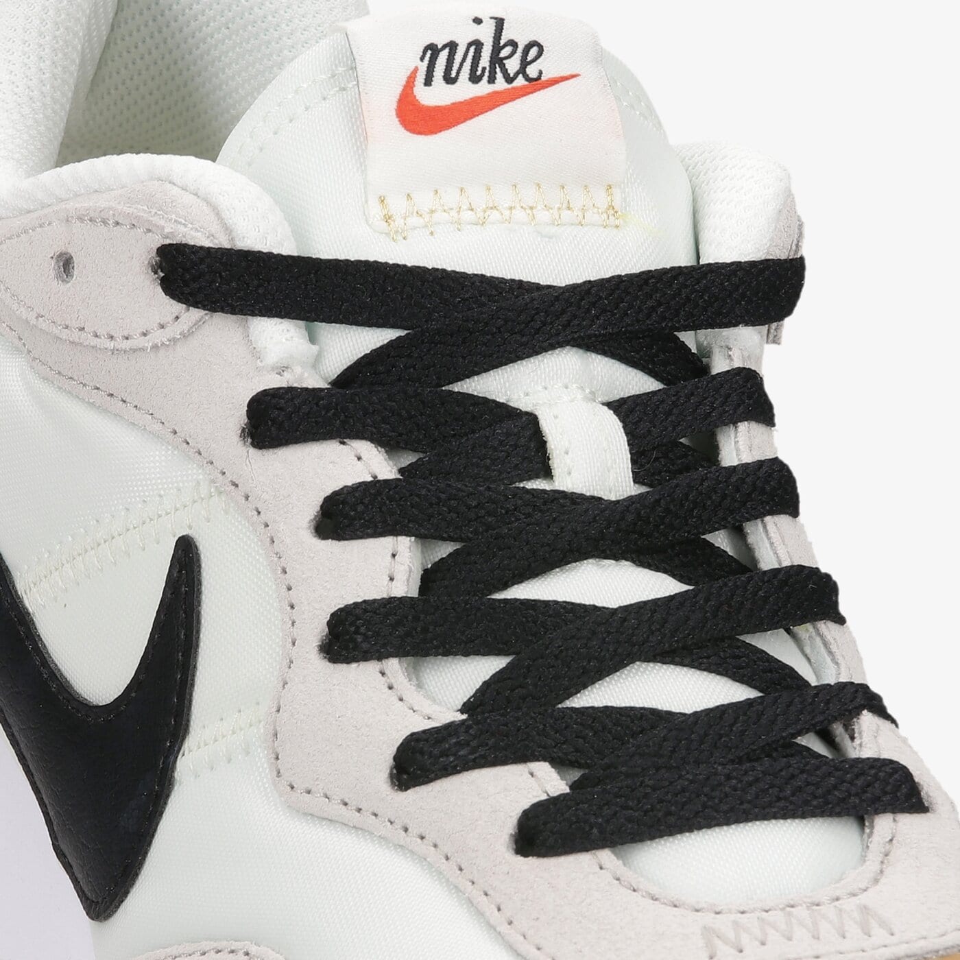 Buty sportowe męskie NIKE VENTURE RUNNER dj1998-100 kolor beżowy