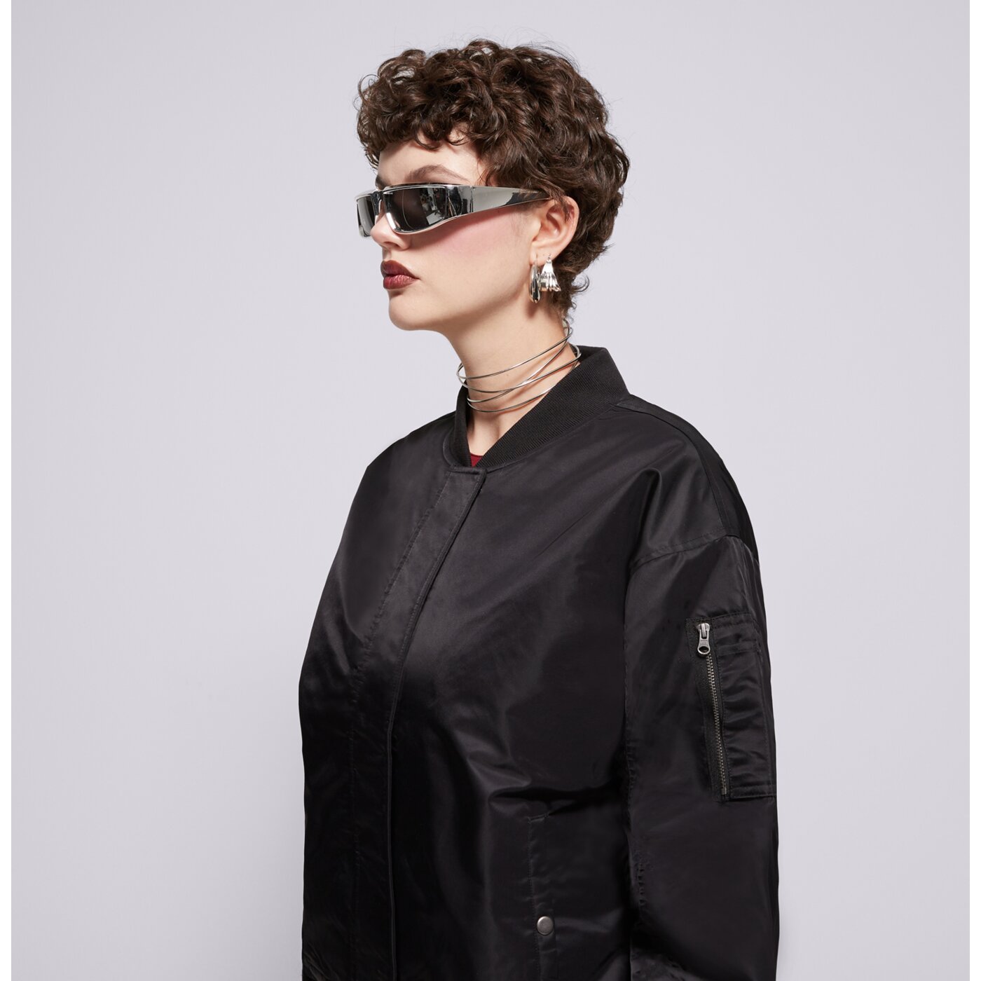 Kurtka zimowa damska VANS KURTKA BENNETT BOMBER vn000hjfblk kolor czarny