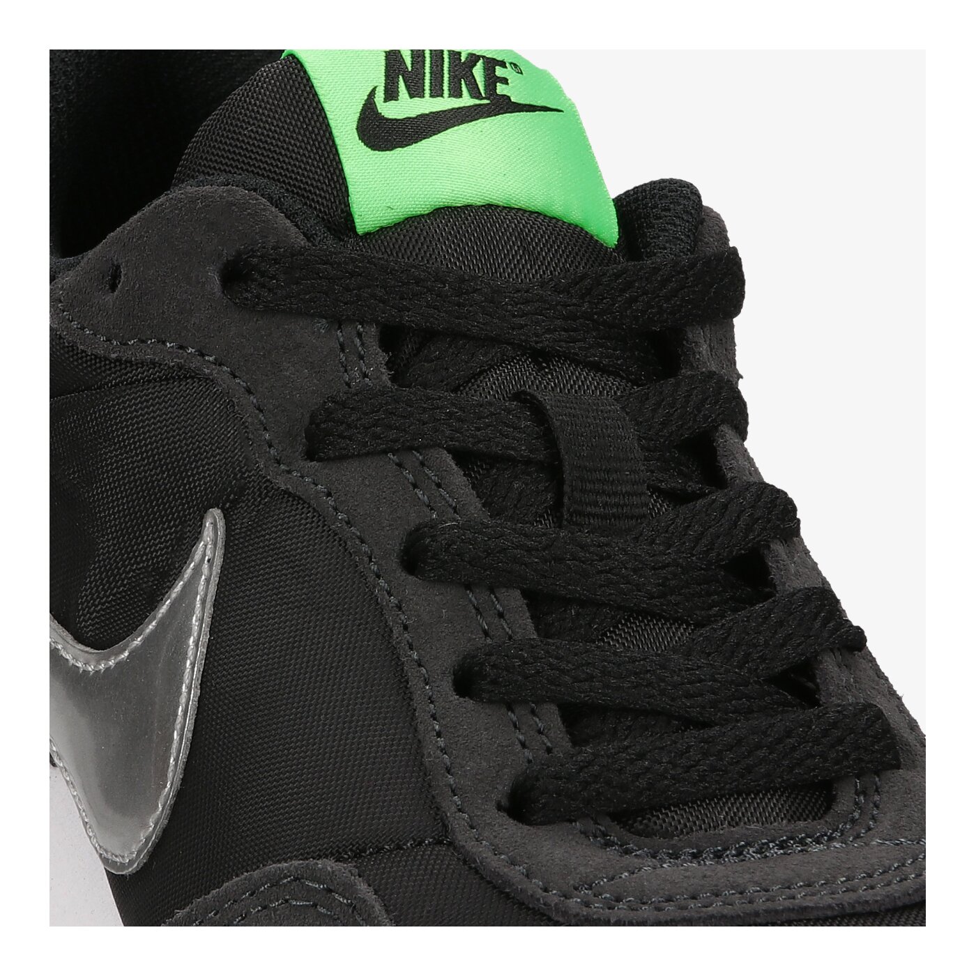 Buty dziecięce NIKE MD VALIANT cn8558-017 kolor szary