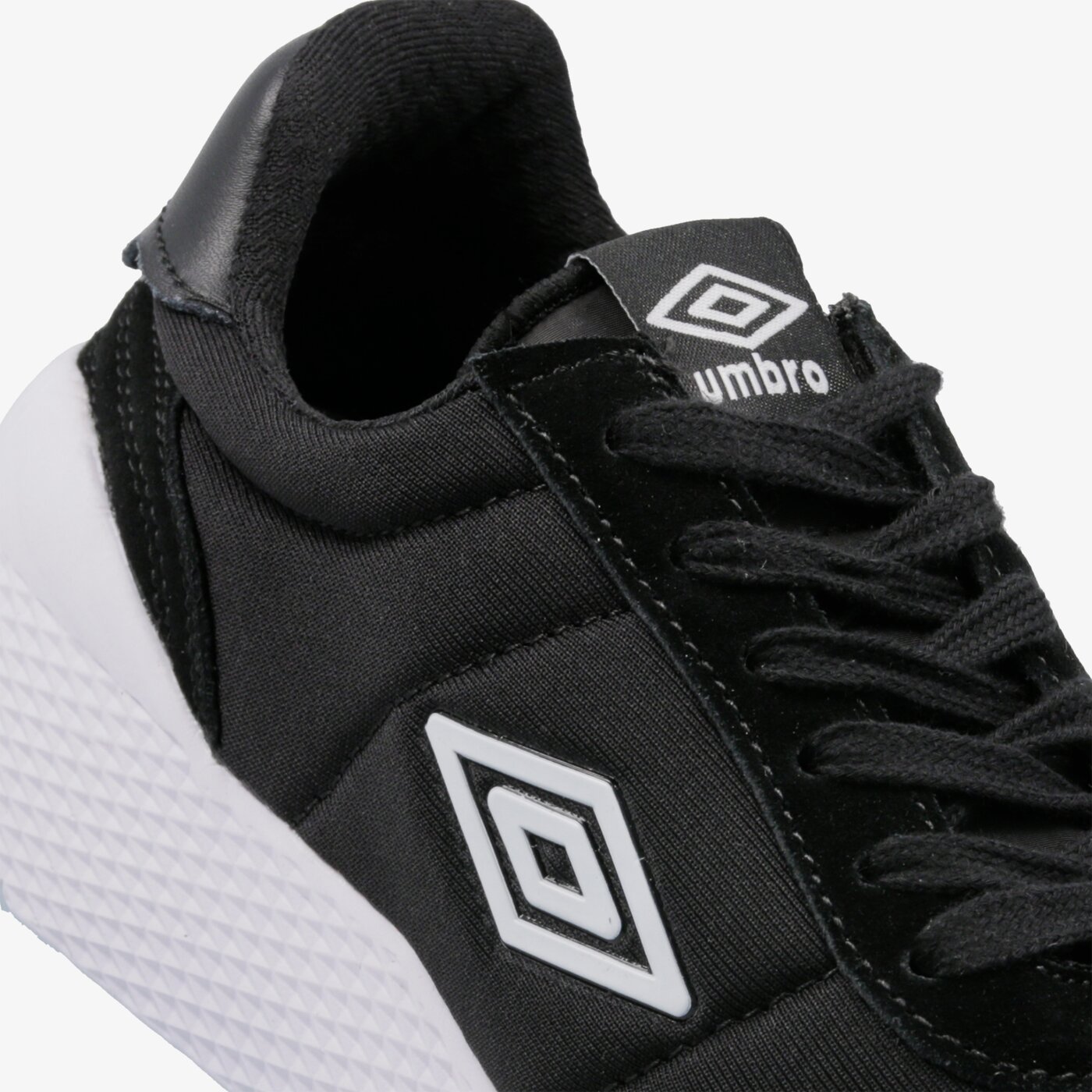 Buty sportowe męskie UMBRO ANCOATS RE 45268u090 kolor czarny