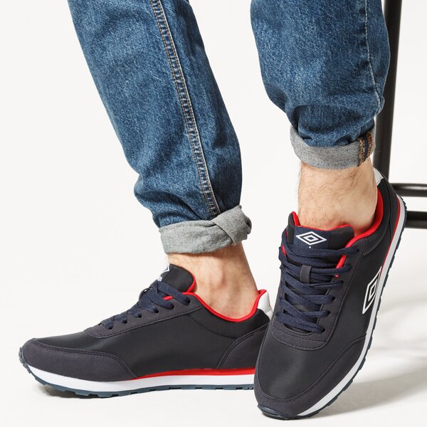 Buty sportowe męskie UMBRO BASE IV umml120412 kolor czarny