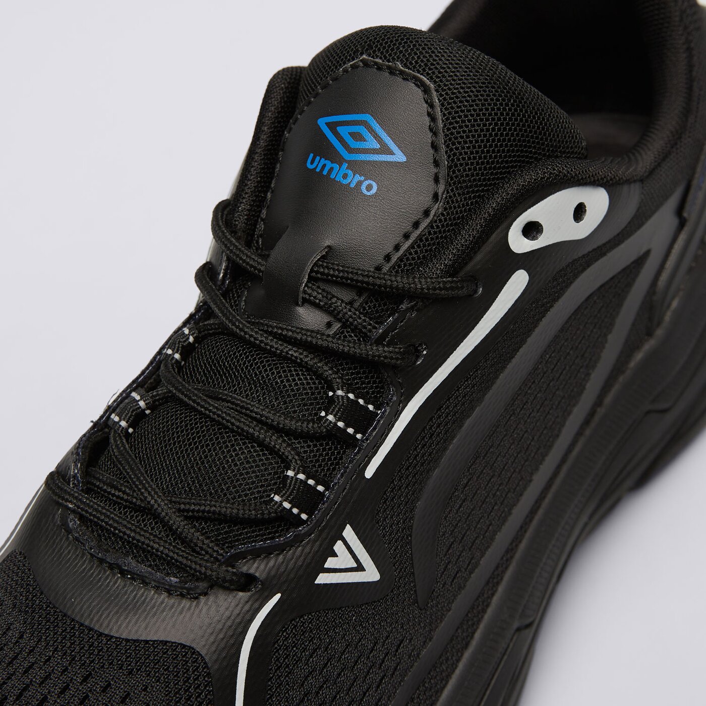 Buty sportowe męskie UMBRO HARRIER ummr125002 kolor czarny