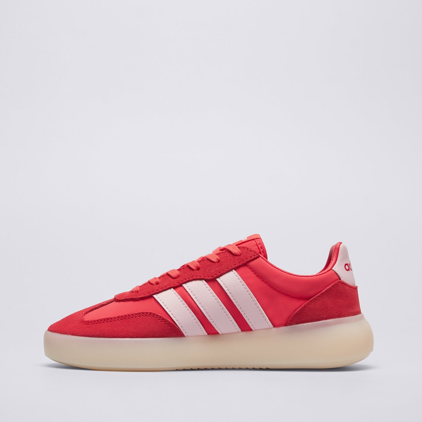 Buty sportowe damskie ADIDAS BARREDA DECODE jp9669 kolor czerwony