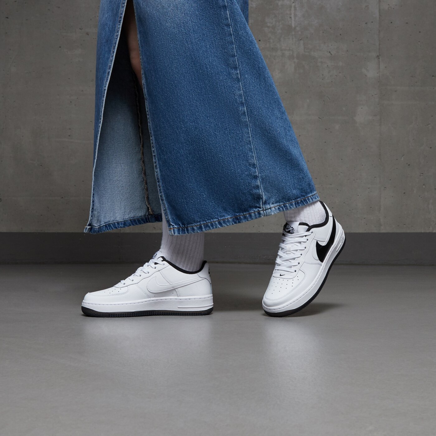 Buty dziecięce NIKE AIR FORCE 1 LV8 fq4118-100 kolor biały