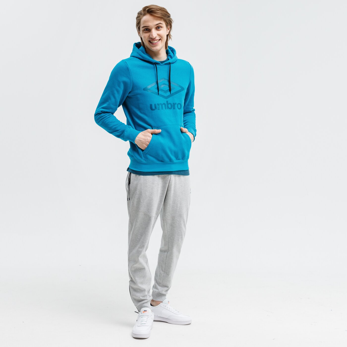 Bluza męska UMBRO BLUZA Z KAPTUREM FW LARGE LOGO 65835u-jw6 kolor niebieski