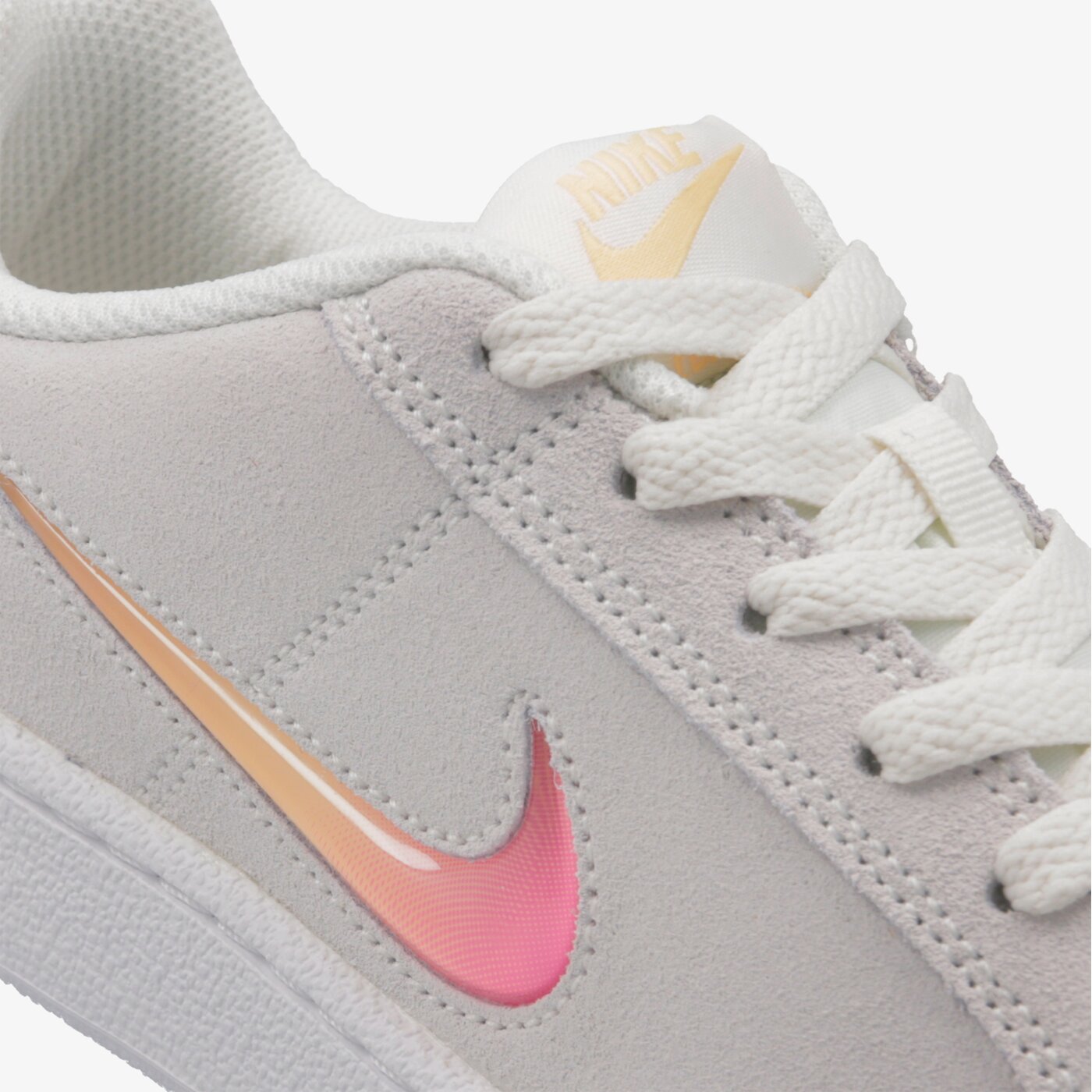 Buty sportowe damskie NIKE COURT ROYALE PREMIUM aj7731100 kolor beżowy