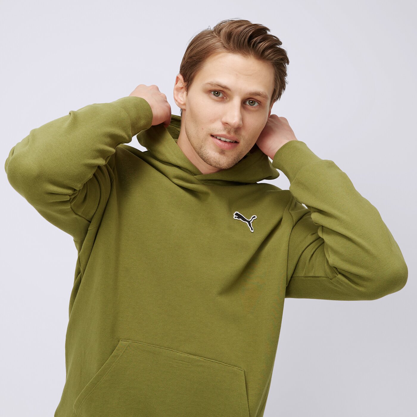 Bluza męska PUMA BLUZA BETTER ESSENTIALS HOODIE TR 675978 33 kolor khaki