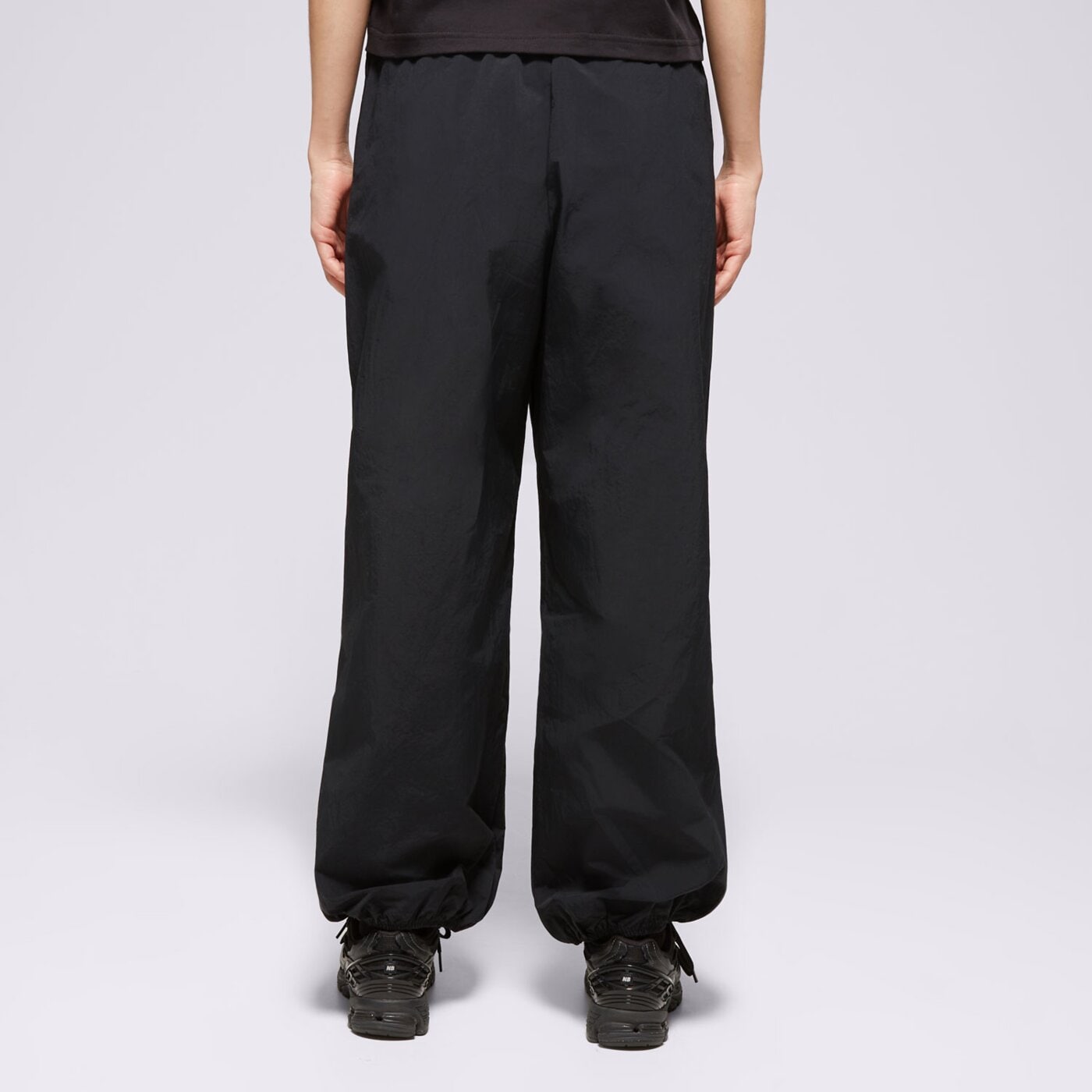 Spodnie dresowe damskie CHAMPION SPODNIE ELASTIC CUFF 117343kk001 kolor czarny